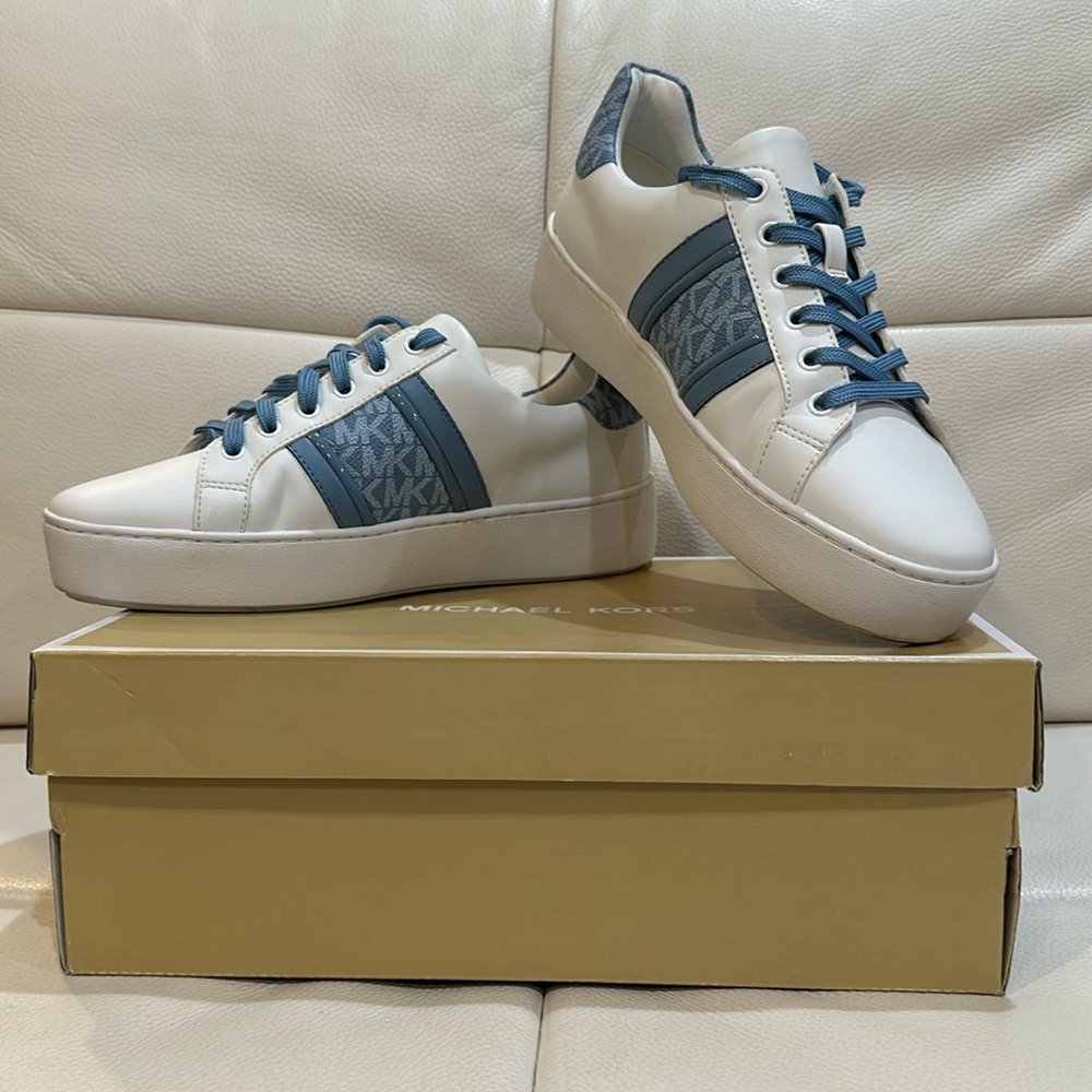 Michael Kors Poppy Leather and Logo Stripe Sneaker in Size 8.5 with Box